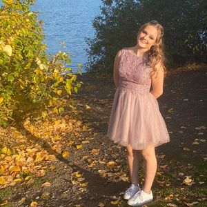 Alyce paris hoco dress size 6